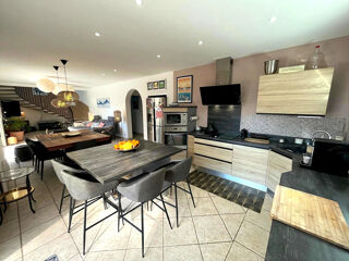  Maison � vendre 5 pi�ces  Six fours les plages