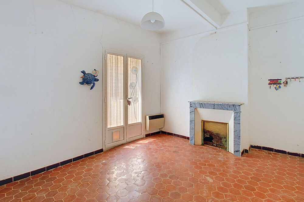 EXCLUSIVITE ! A VENDRE DRAGUIGNAN studio + appartement T2 + combles + cave