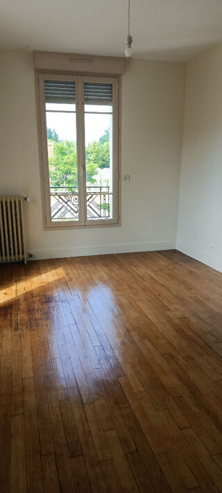 Appartement à louer 3 pièces 76 m²