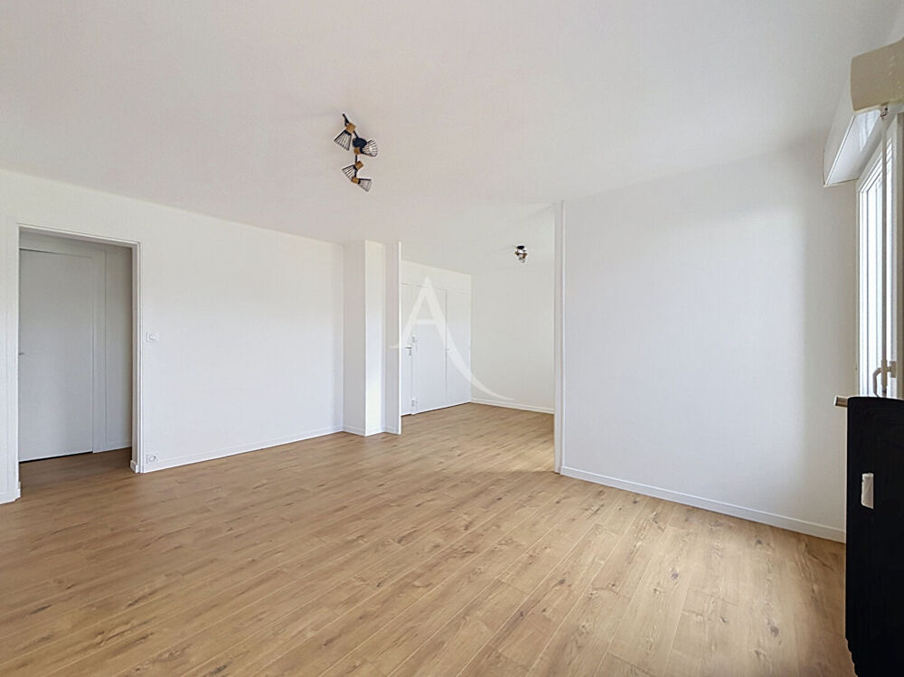 Vente Appartement Appartement - 4 pièces - 2 chambres - balcons - cave - stationnement Laval