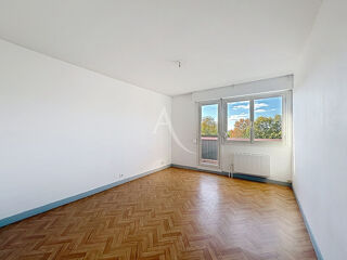  Appartement à louer 3 pièces 64 m²