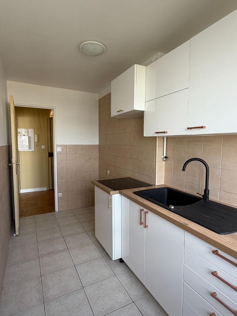 Location Appartement Grand 3 pièces lumineux 72.17m² avec balcon 1790 CC - RER A -St Maur Créteil Saint maur des fosses