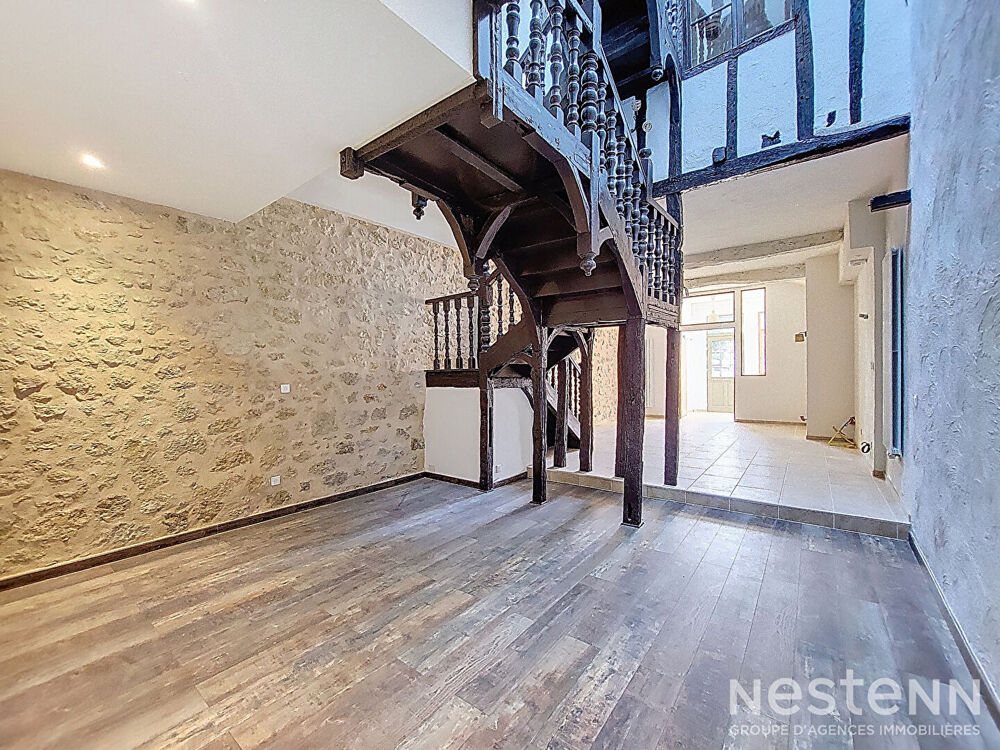 Vente Maison A Vendre Maison de ville en pierre rénovée de 166 m² dans le coeur historique de Condom Condom