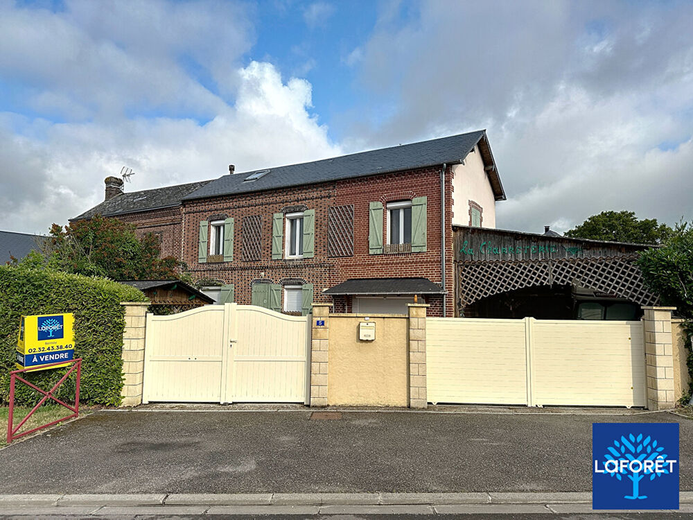 Maison Menneval 106 m2 avec 180m² de garages fermés et grands carports