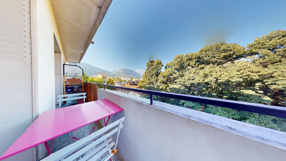 Vente Appartement Appartement 3 pièces de 68,21 m2 secteur Palais des Sports Grenoble