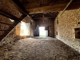  Remise / Grange � vendre 1 pi�ce 100 m� Puy l eveque