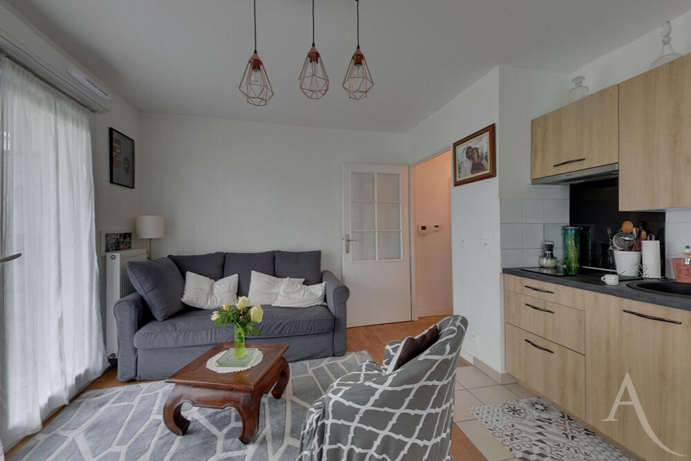 Appartement Romainville 1 pièce(s) 32.39 m2