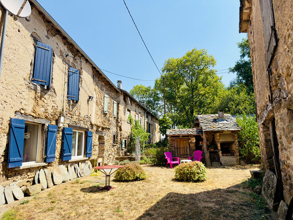 Vente Maison LEDERGUES - MAISON DE CARACTÈRE D'ENVIRON 150 M² - 6 PIÈCES - 3 CHAMBRES - JARDIN - DÉPENDANCES Ledergues