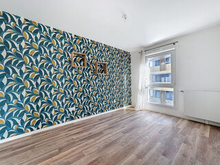  Appartement à louer 4 pièces 84 m²