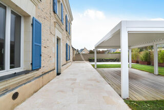  Maison à vendre 8 pièces 231 m²