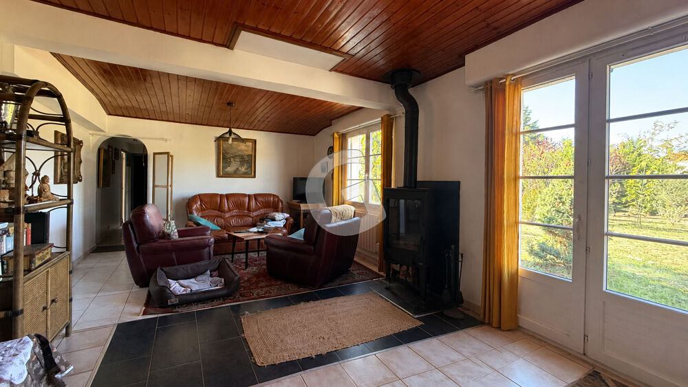 Vente Maison MAISON 5 PIECES- 104 M2  + DEPENDANCE- À VENDRE À MOUTIERS-LES-MAUXFAITS Moutiers les mauxfaits