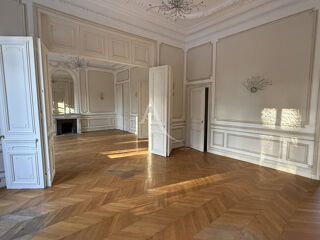  Villa � vendre 15 + pi�ces 550 m�