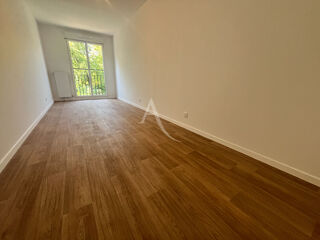  Appartement à louer 4 pièces 92 m²