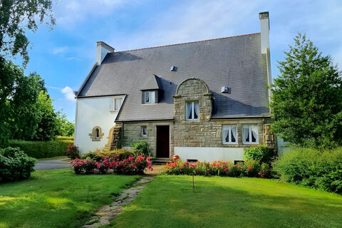   PLEUVEN , c�t� Fouesnant, Maison familiale 11pi�ces sur 2333m� de terrain Maison - 11 pi�ce(s) - 240 m�