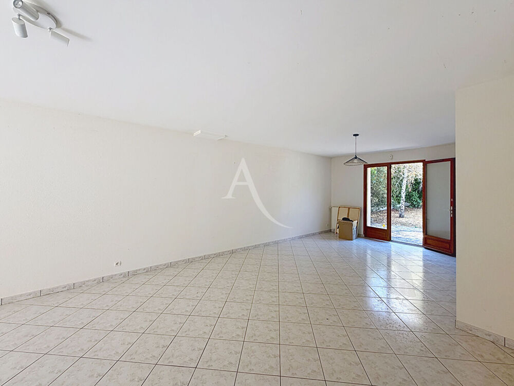 Location Maison A LOUER MONTREUIL JUIGNE Grande maison Type 7 de 172 m2 Montreuil juigne