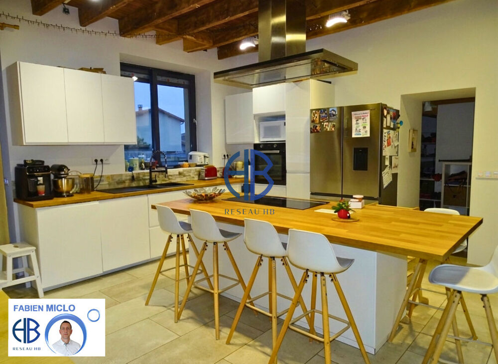 Maison 7 pièce(s) 215 m2