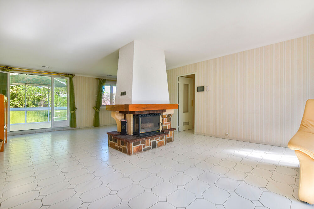 Vente Maison Pavillon 5 chambres sur sous sol total Guignes