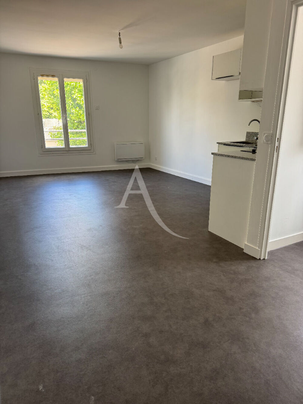 Location Appartement Appartement  1 pièce(s) 31.82 m2 Morangis