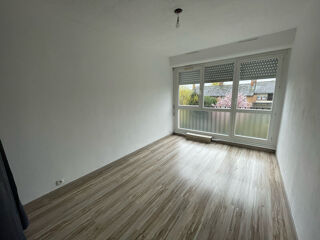  Appartement à louer 4 pièces 76 m²