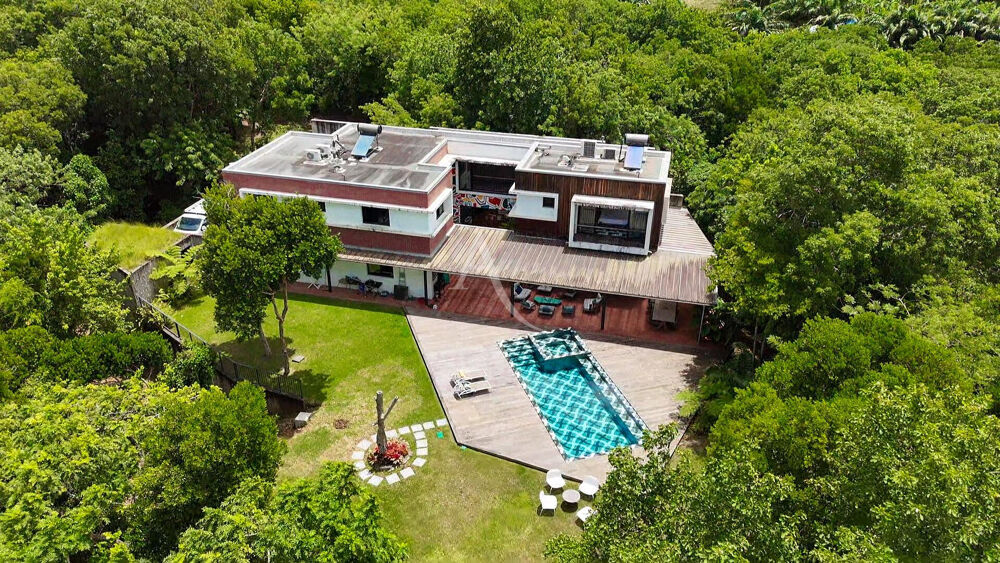 Demeure de prestige à Fort-de-France de 395 m² ( terrain de 71274 m²).