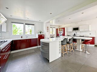  Maison à louer 7 pièces 230 m²
