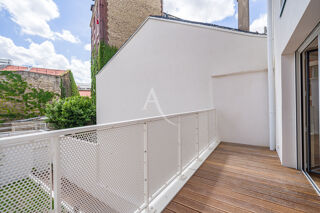  Appartement à louer 3 pièces 84 m²