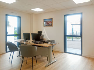   Challans,  très beaux Bureaux de 185.32 m² Challans