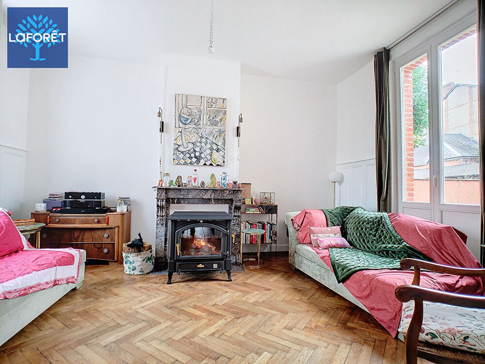 Vente Maison Maison de maître et dépendance de 170 m² Bernay 9 pièce(s) 195 m2 Bernay