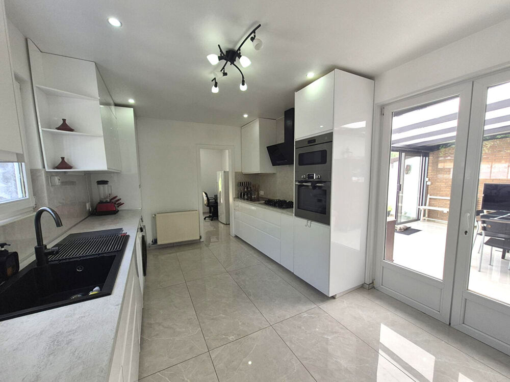 Vente Maison Plain pied individuel, 4 chambres, jardin et garages Beuvry la foret