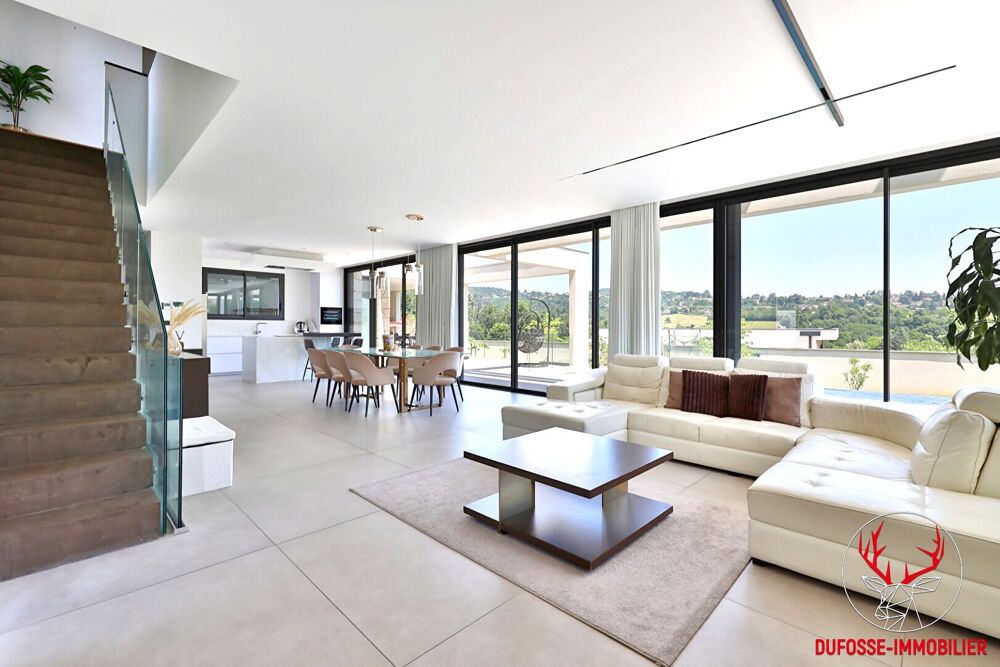 Maison contemporaine avec vue panoramique