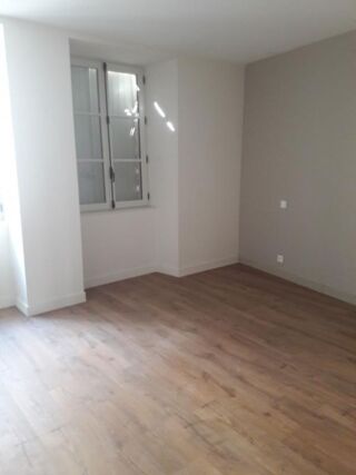  Appartement à louer 3 pièces 59 m²