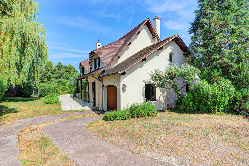 Maison 8 pièces à vendre à Chambourcy - 870 000
