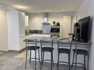  Maison  vendre 8 pices 1 m