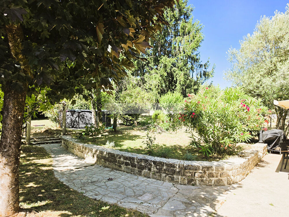 Vente Maison Maison Angouleme 223.54 m2 dont 6 chambres Angouleme