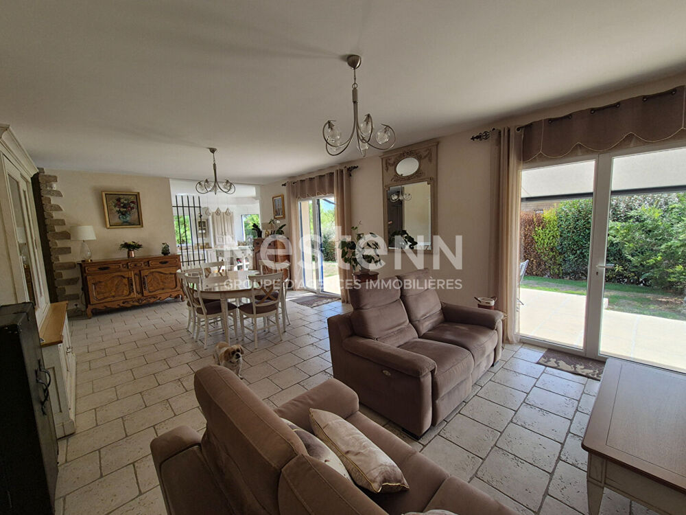 Vente Maison À vendre à Sulniac, maison 158 m², plein bourg, avec piscine et grand terrain constructible Sulniac