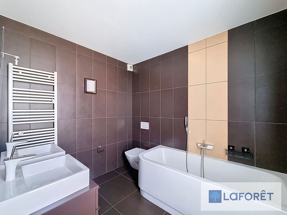 � vendre  Appartement Saint-Genis-Pouilly (01630)