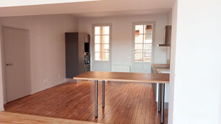  Appartement à louer 4 pièces 139 m²
