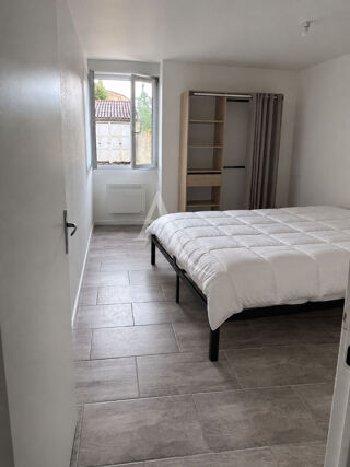  Appartement à louer 4 pièces 81 m²
