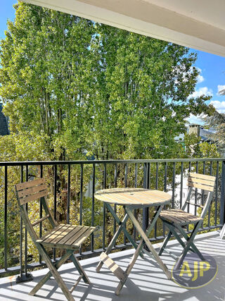  Appartement à louer 3 pièces 77 m²