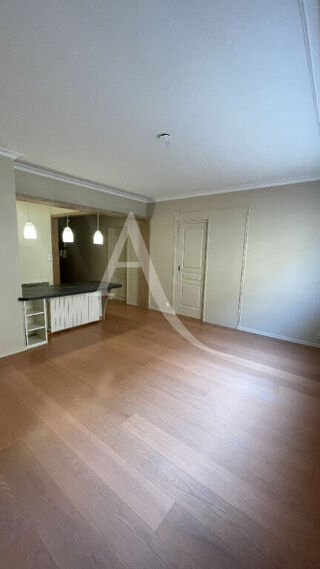  Appartement à louer 2 pièces 52 m²