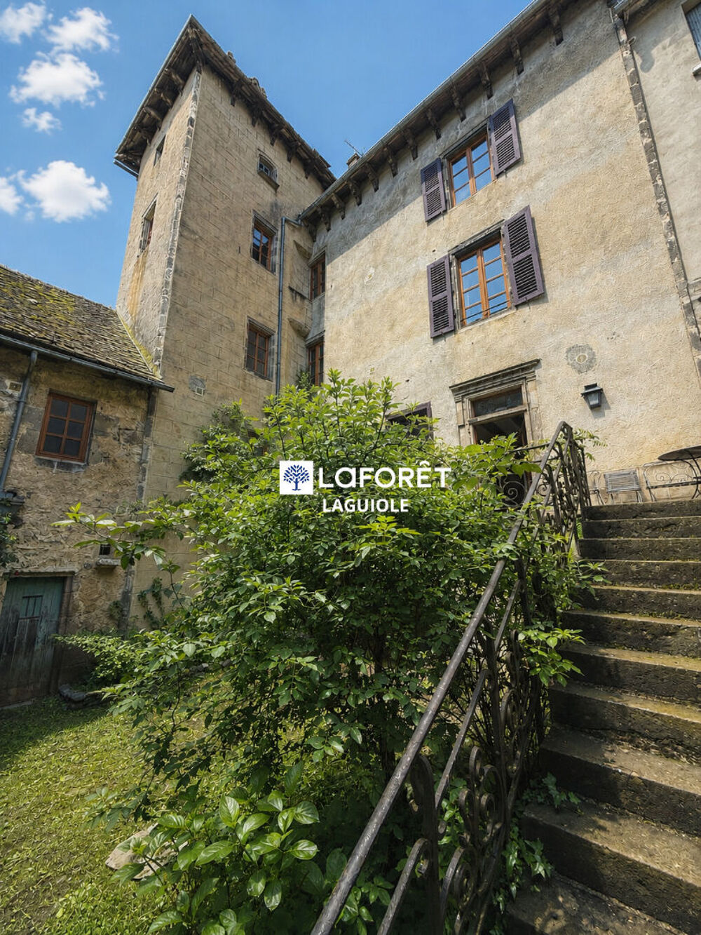 Vente Maison Maison Mur De Barrez 8 pièce(s) 330 m2 Mur de barrez