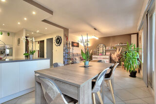  Appartement à louer 3 pièces 75 m²