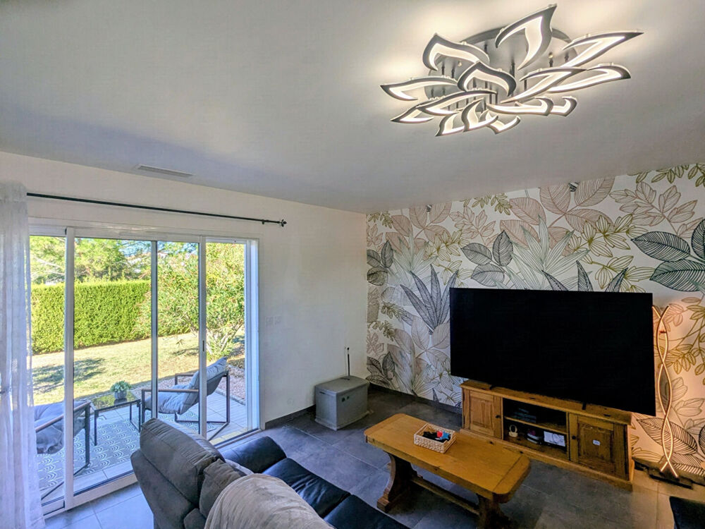 Vente Maison VILLA DE CARACTÈRE - RÉNOVATION HAUT DE GAMME - PISCINE ET TERRAIN DE 1769 m2 La tour du crieu