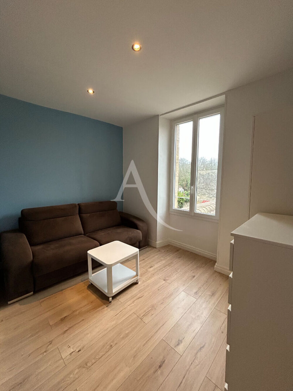 Location Appartement STUDIO MEUBLE - Jonzac Hyper Centre 17.90 m2 Jonzac