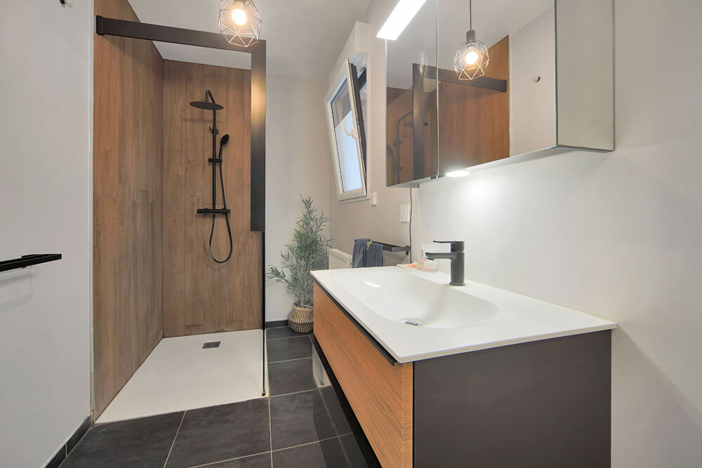 Maison Bachy 6 pièce(s) 209 m2