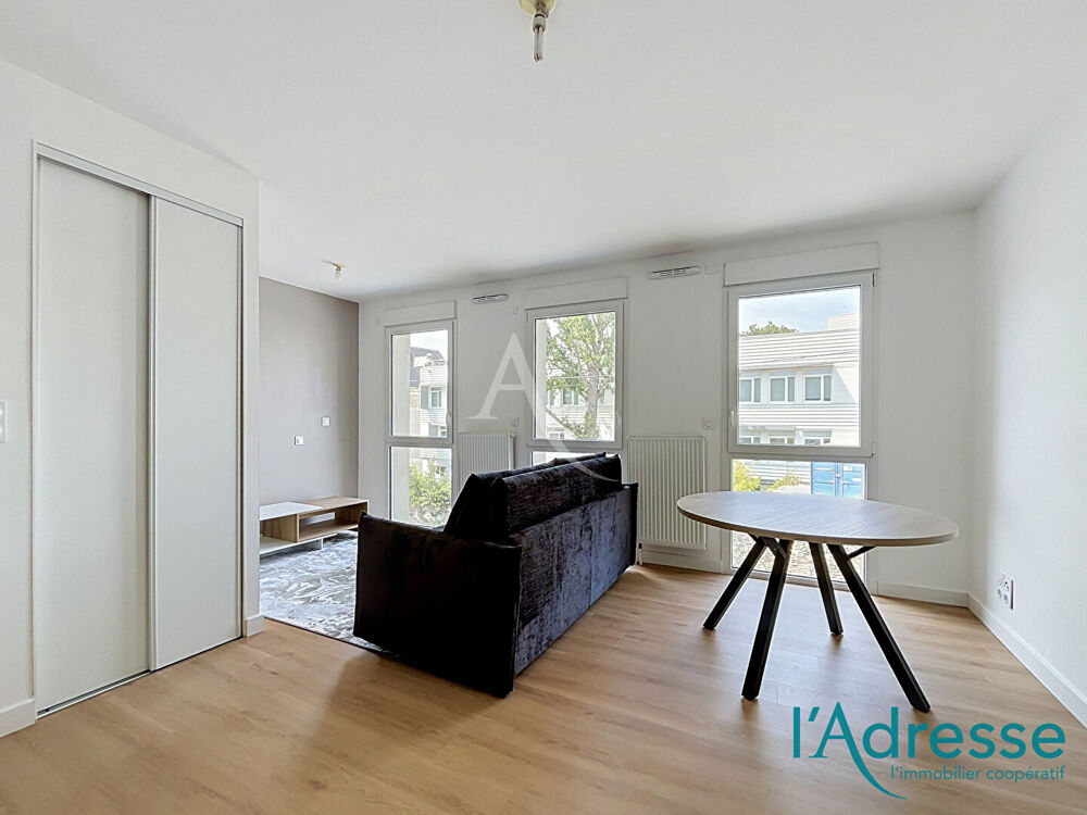 Appartement Laval 1 pièce(s) - Place de parking - 5 min de la gare - meublé