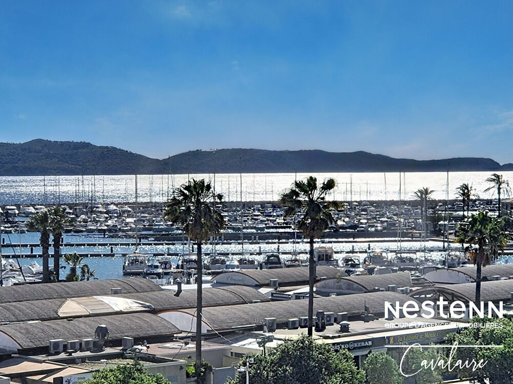 PROCHE PORT ET PLAGES - Appartement excellent état d'environ 28,5 m² au dernier étage avec vue mer