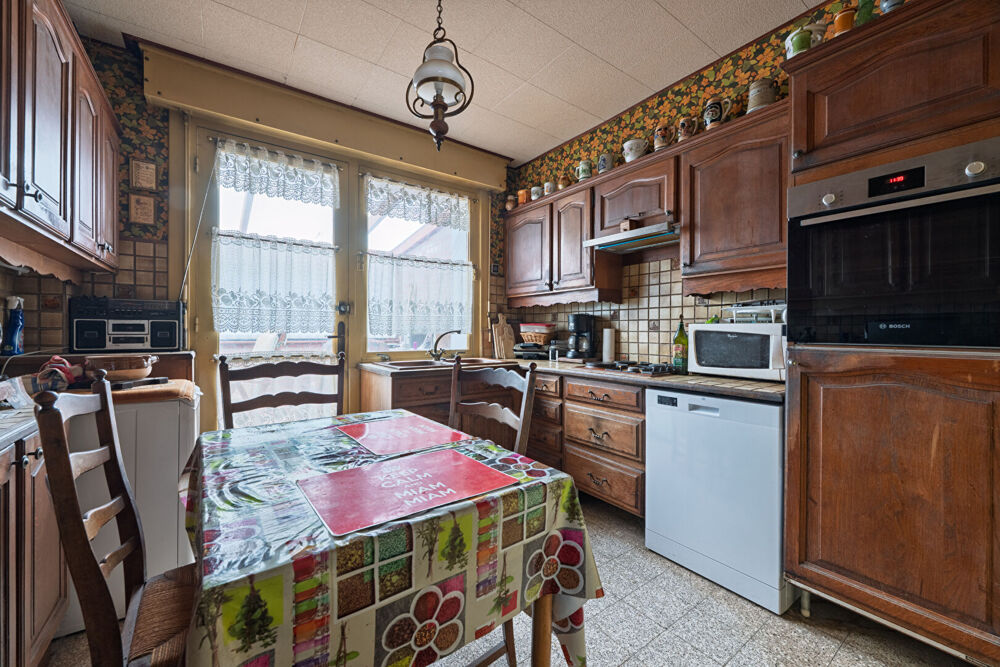 Vente Maison Lambersart - Champ de course - semi-individuelle à rénover avec garage et 3 chambres ! Lambersart