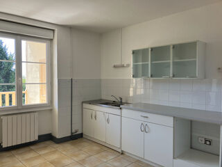  Appartement à louer 3 pièces 81 m²