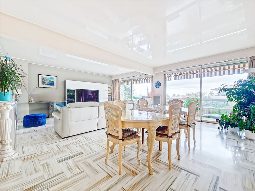 Appartement Cannes 3 pièces 95 m²_ Garage _ Au calme _ Vue dégagée _ Aperçu mer